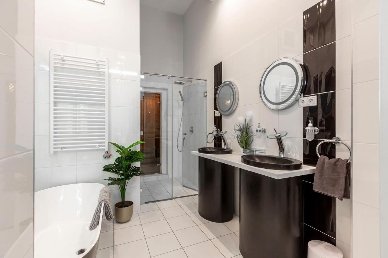 Luxurious & Spacious Downtown Residence In Liszt Ferenc Square Budapest Exterior foto